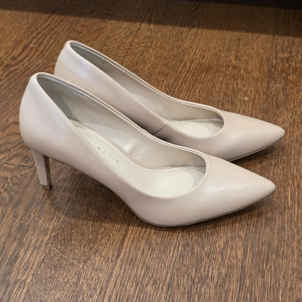 Beige Pump - image 4